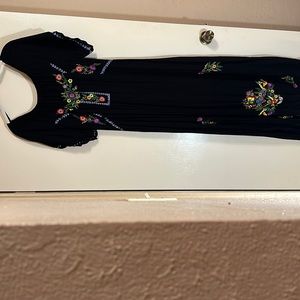 Women’s embroidered Mexican dress